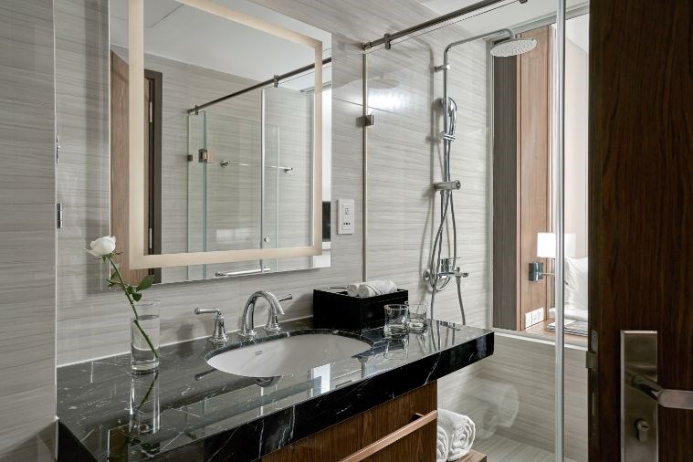 Deluxe Twin City View